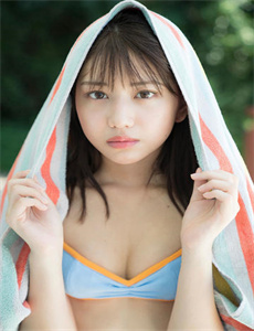 柜中美人
